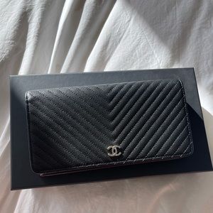 Chanel Wallet - chevron caviar leather